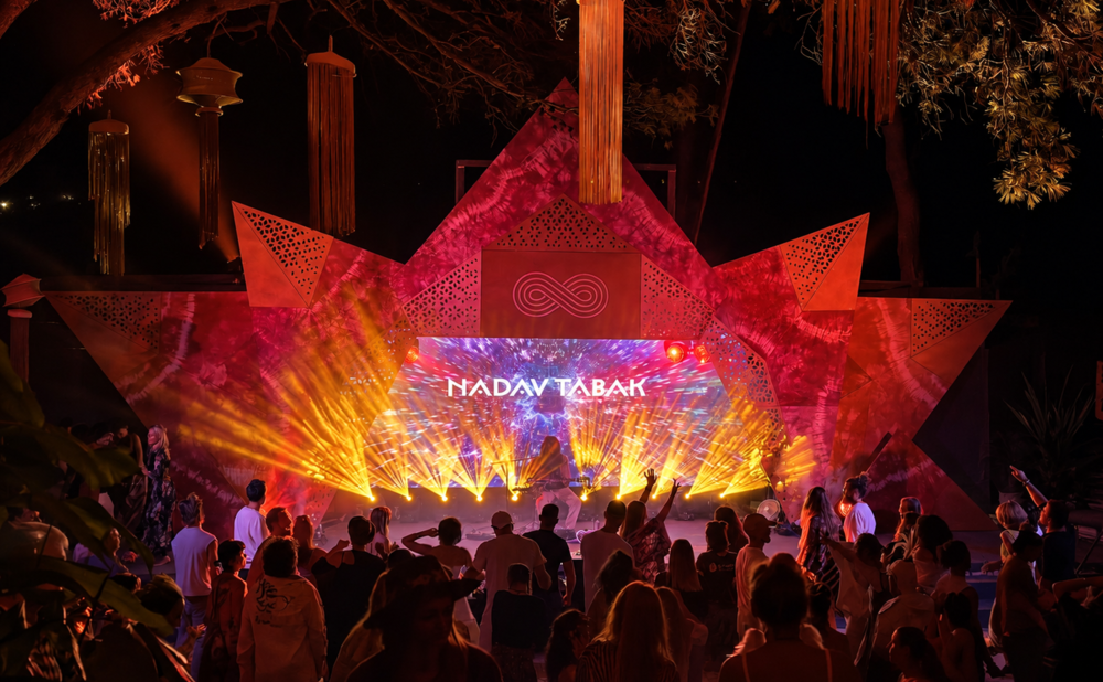 Noćni koncert pod lanternama